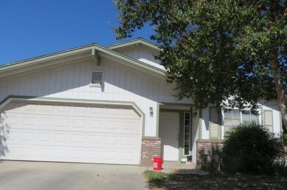 W Clark St, Madera, CA 93638