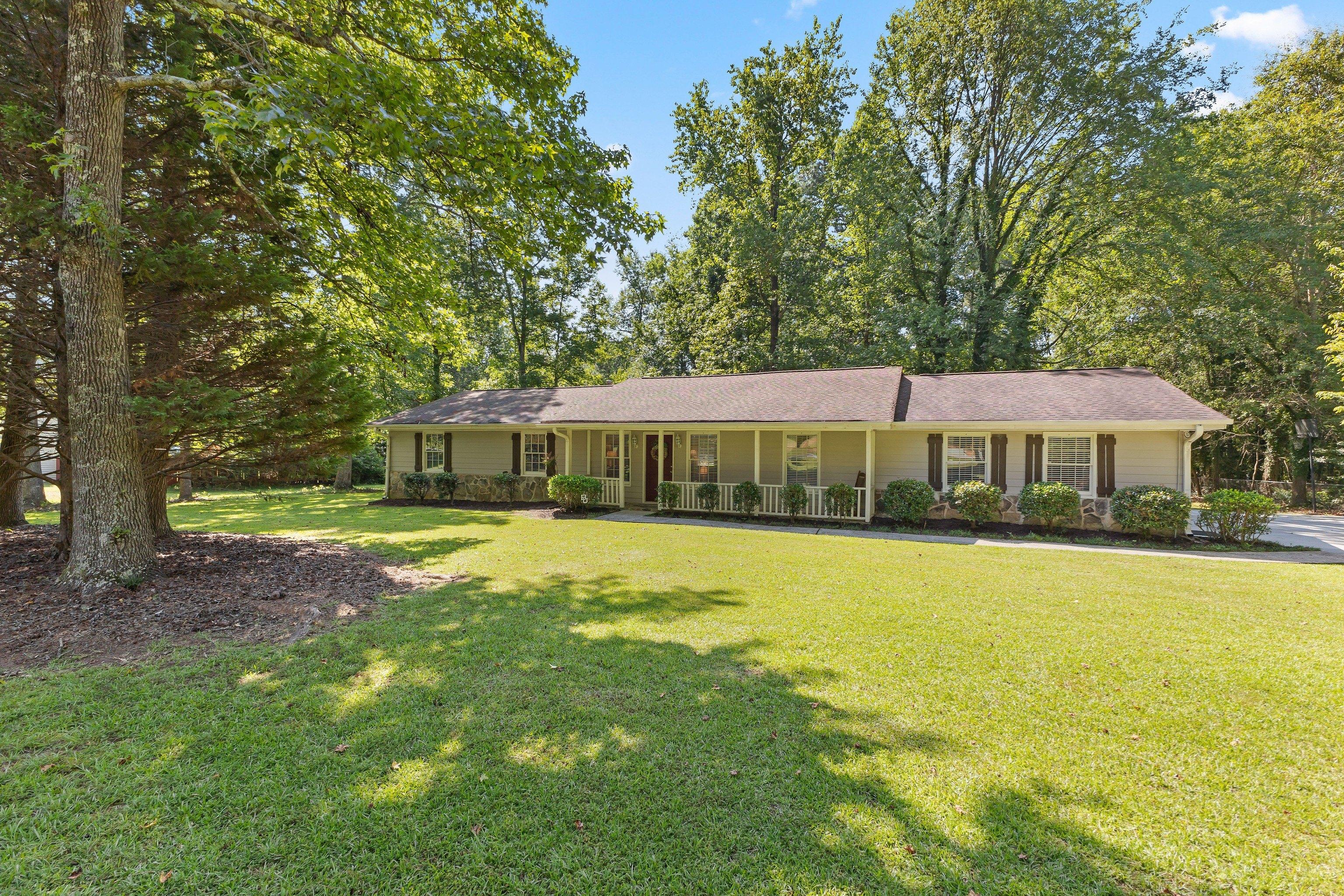 Carrollwood Dr, Fayetteville, GA 30215