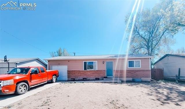 Maxwell St, Colorado Springs, CO 80906