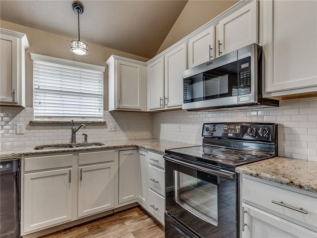 Cherokee Gate Dr, Yukon, OK 73099