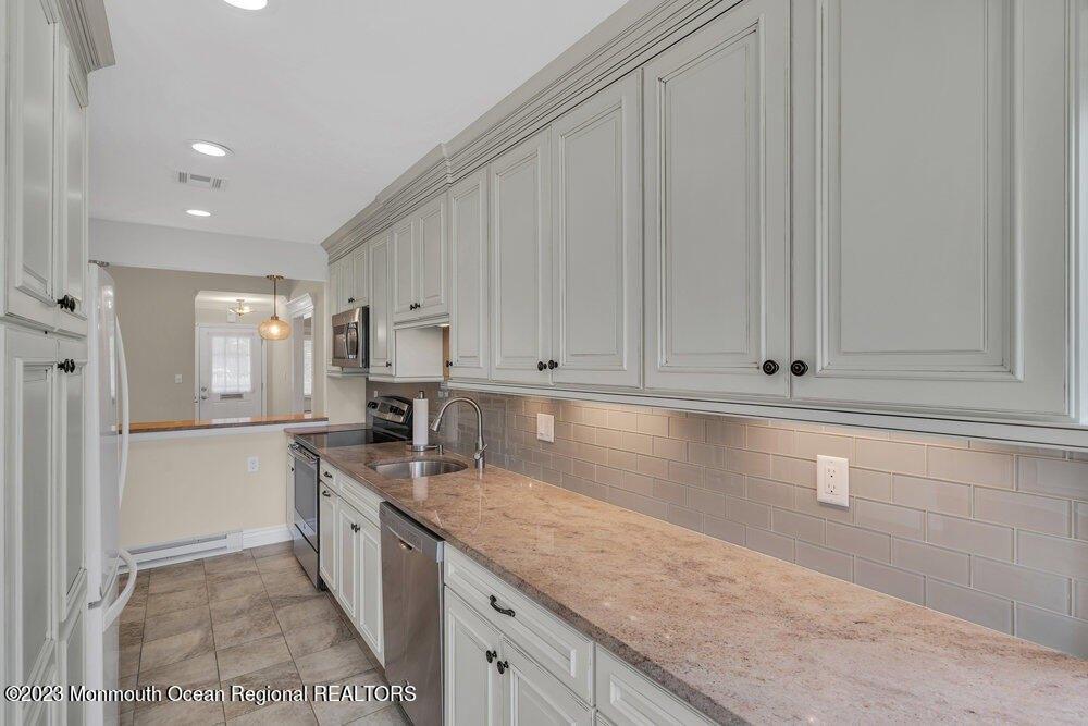 Andover Ct, Red Bank, NJ 07701