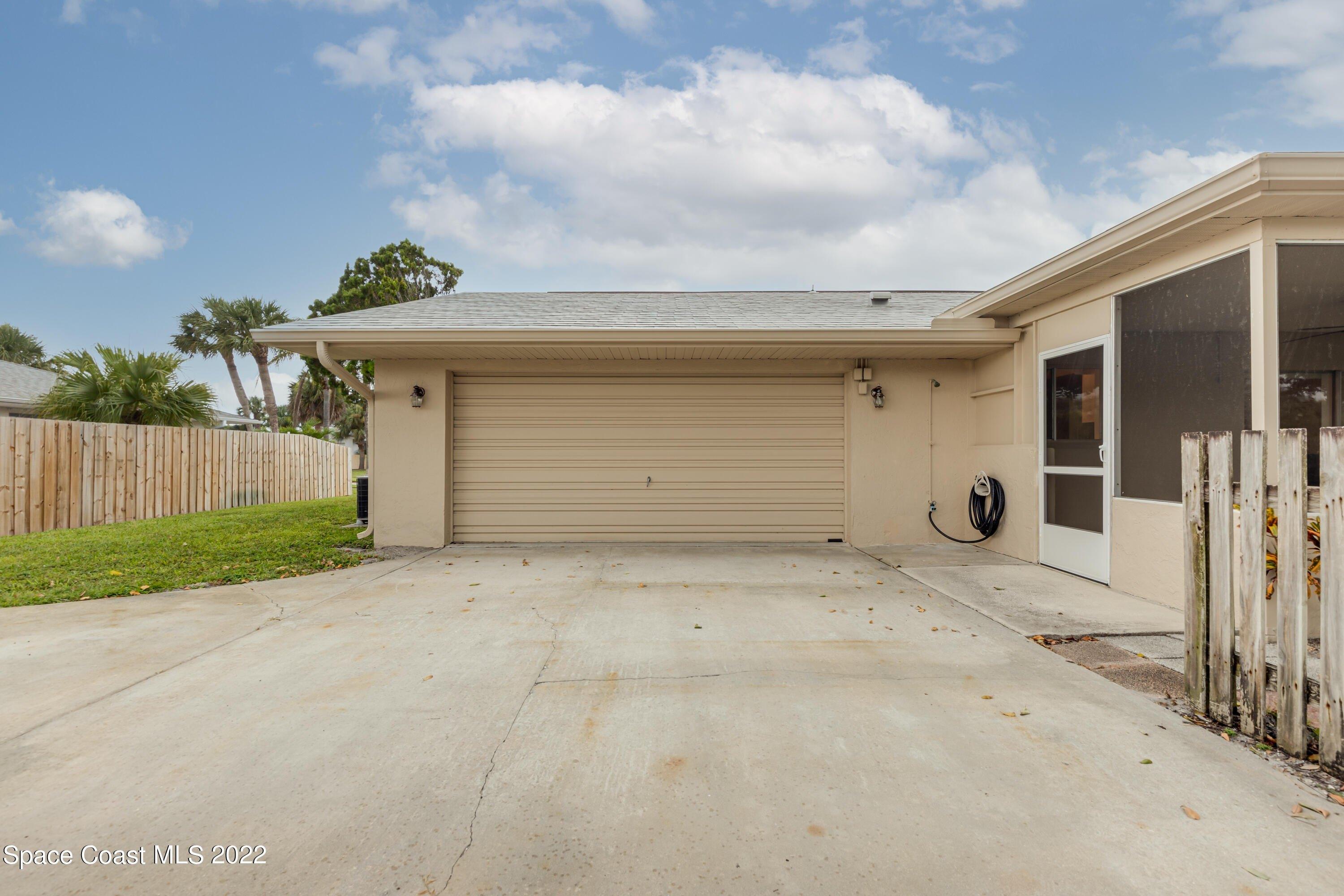 Cedar Ln, Melbourne Beach, FL 32951