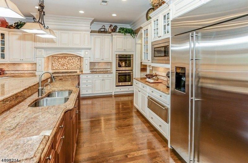 Avon Rd, Warren, NJ 07059