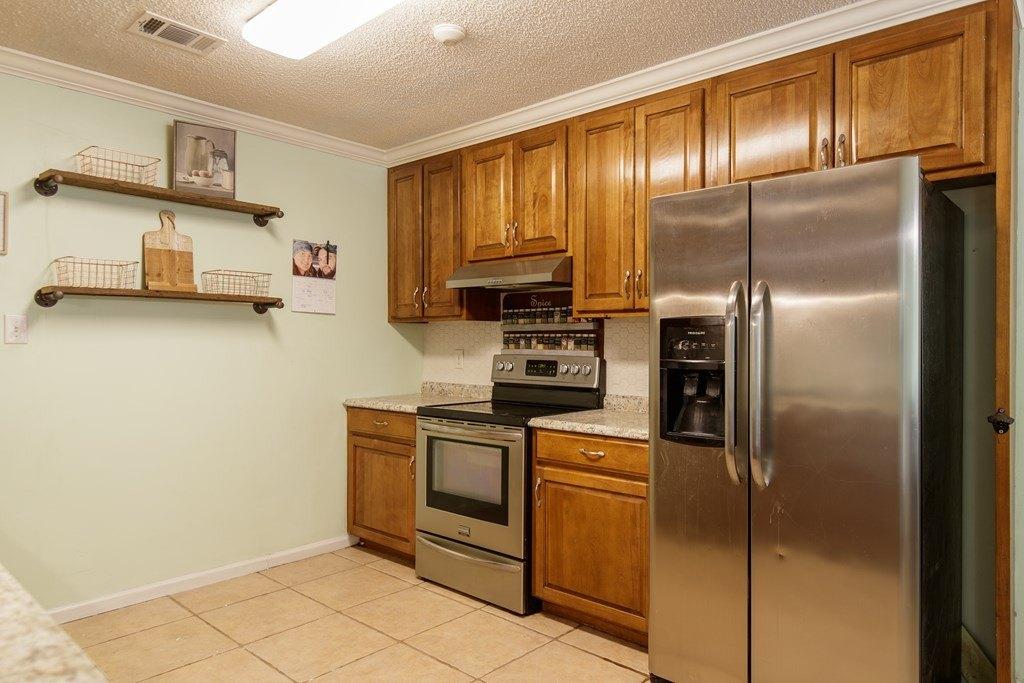 Clay Dr, Valdosta, GA 31605