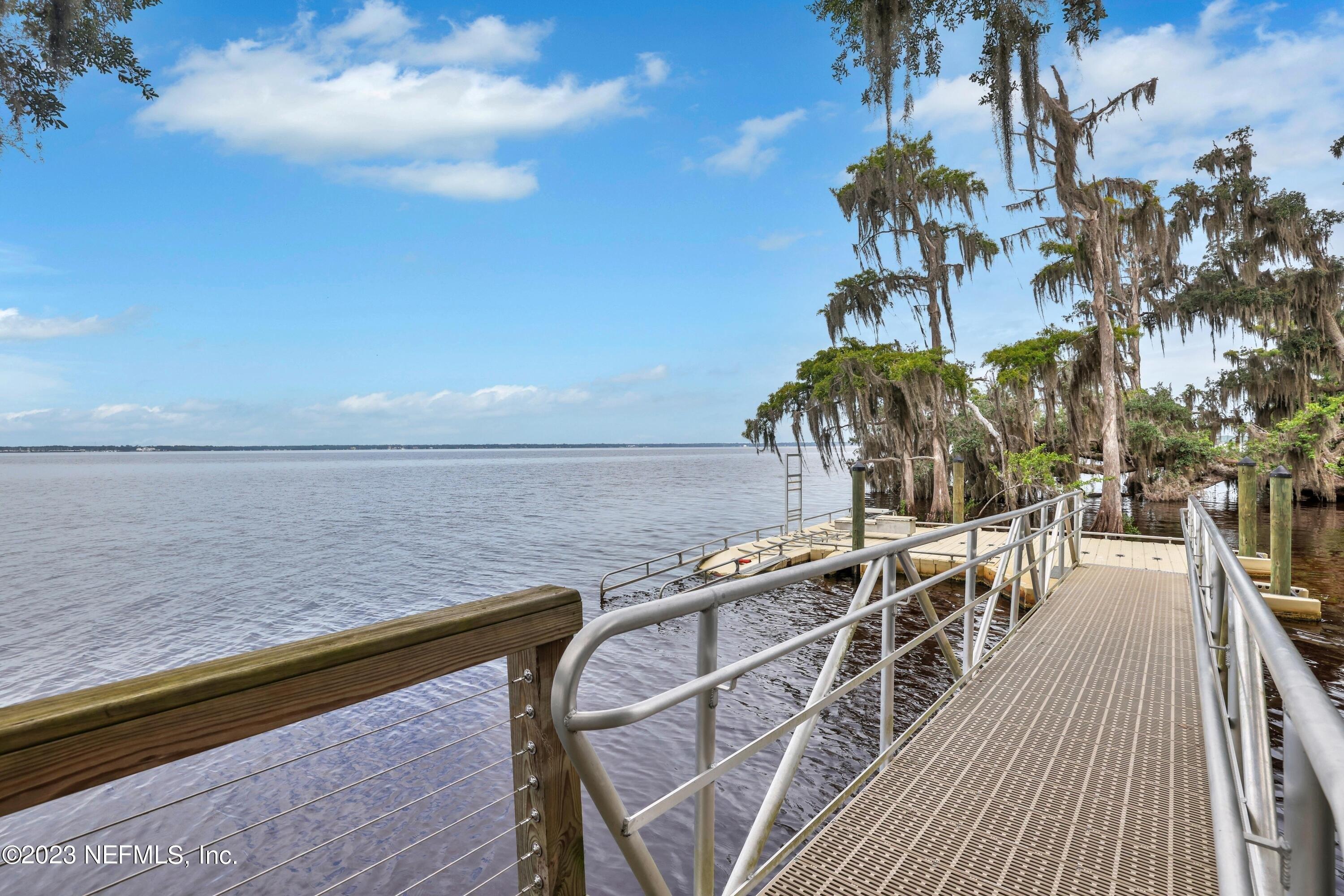 Chandler Dr, Saint Johns, FL 32259