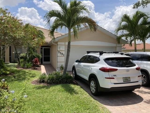 Berkshire Pines Dr, Naples, FL 34104