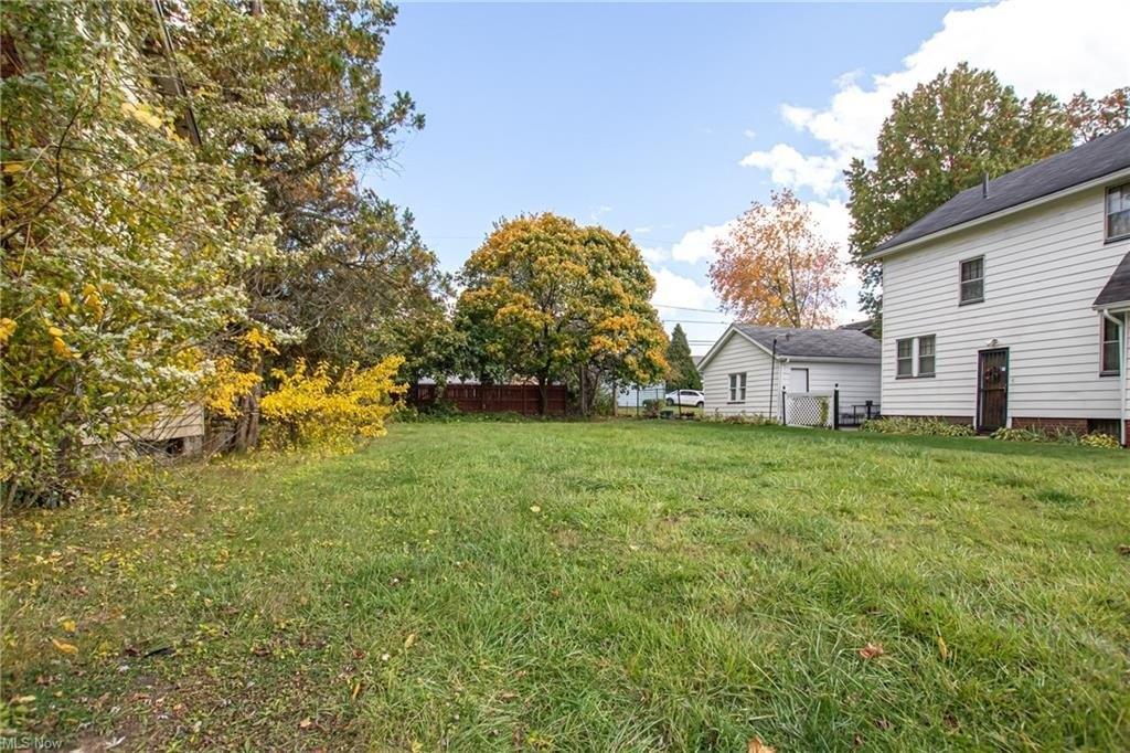Wildwood Ave, Akron, OH 44320