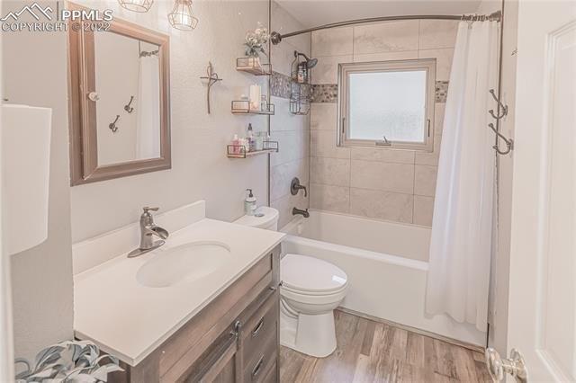 Clinton Way, Colorado Springs, CO 80907