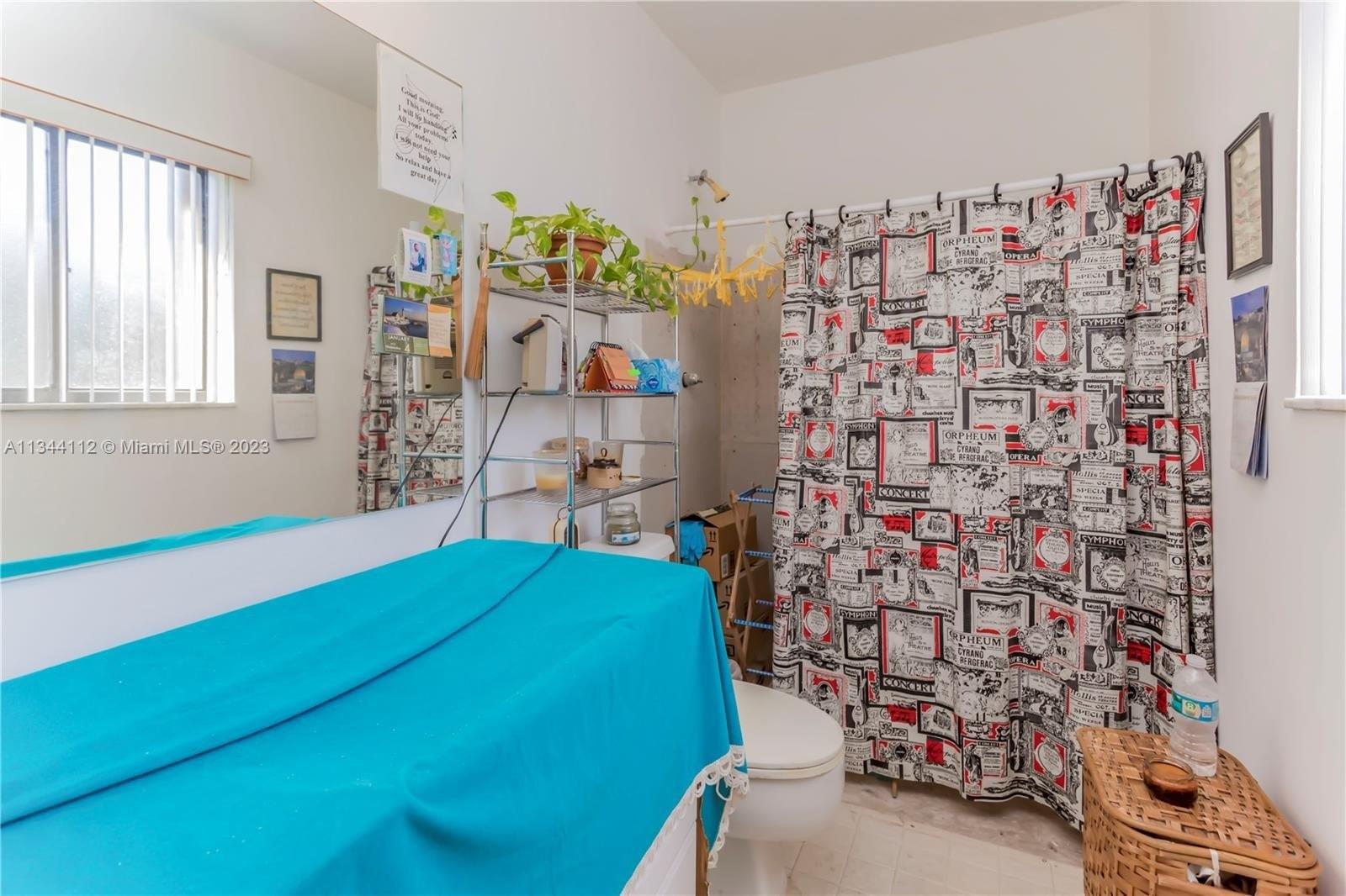 Lakeview Dr, Weston, FL 33326