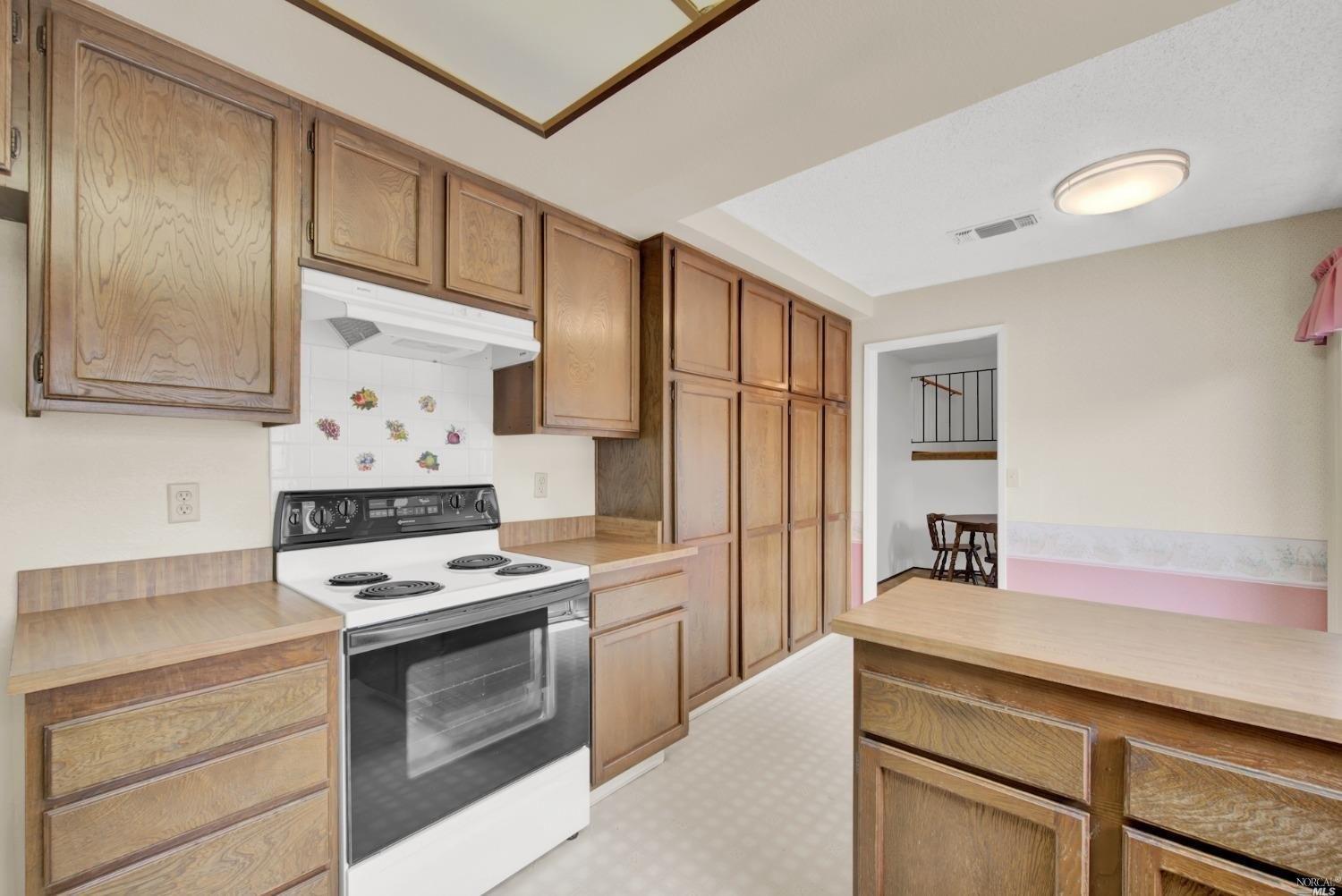 Sunburst Dr, Fairfield, CA 94533