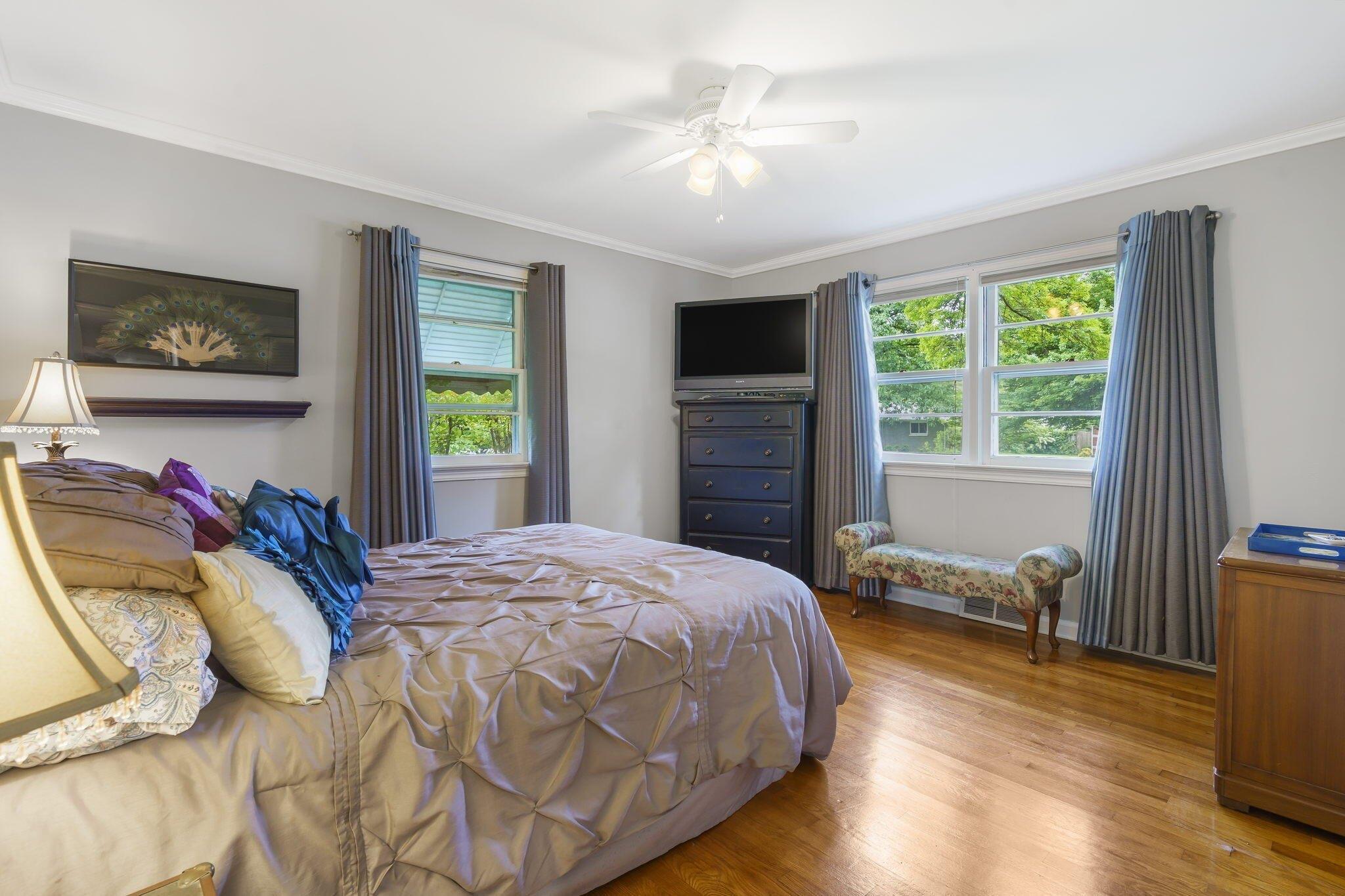 E Portland St, Springfield, MO 65807