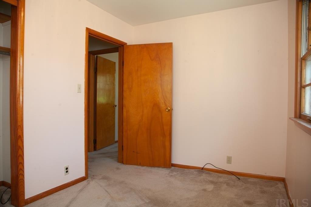 Oak Hill Rd, Evansville, IN 47725