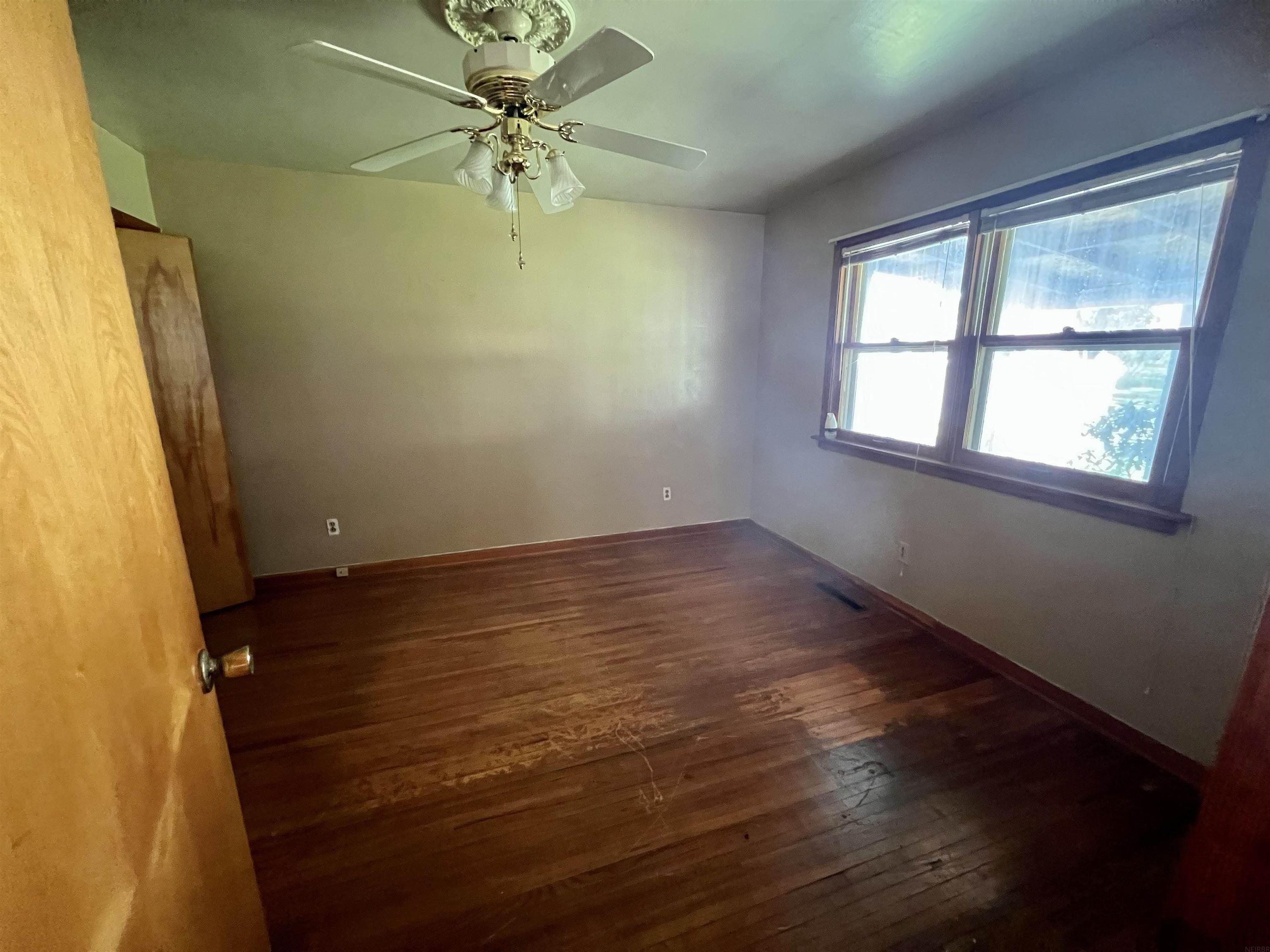 3rd Ave Se, Oelwein, IA 50662