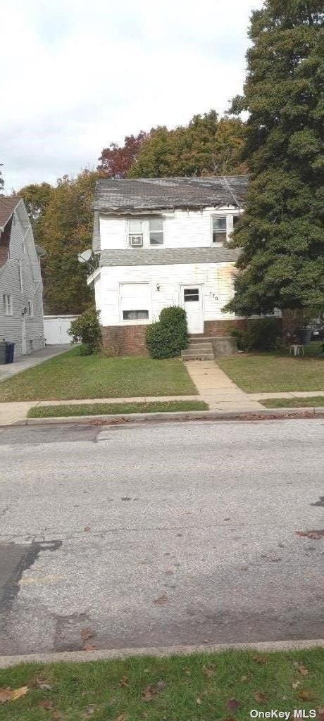 Whaley St, Freeport, NY 11520