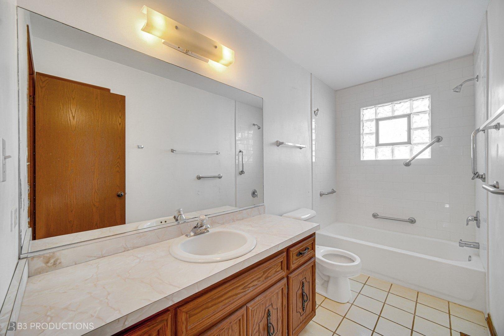 S Mccorkle Ave, Monee, IL 60449