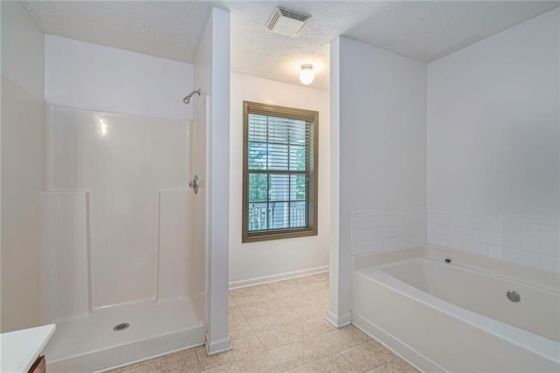 Shadow Valley Ct, Lithonia, GA 30058