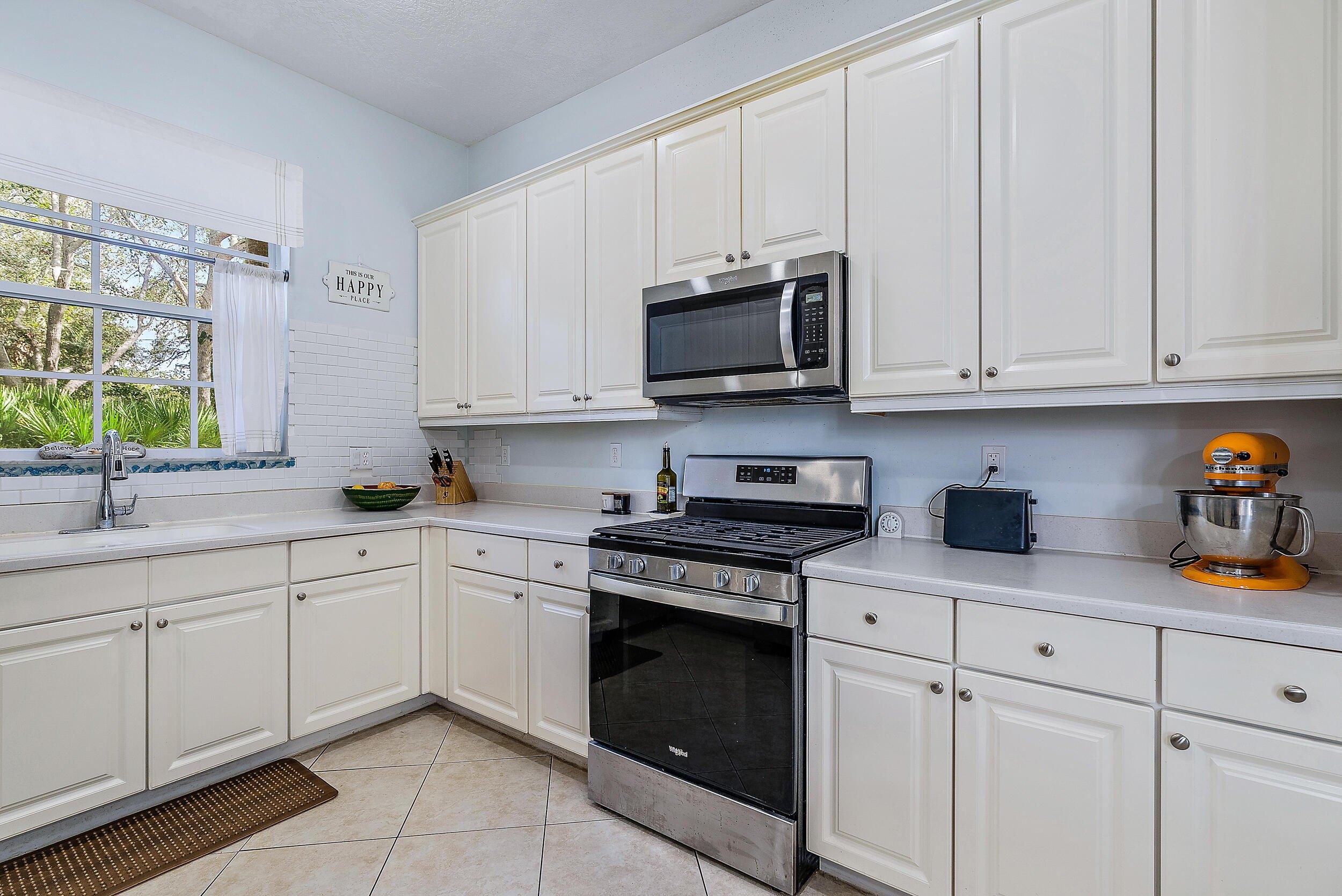 Stoney Dr, Palm Beach Gardens, FL 33410