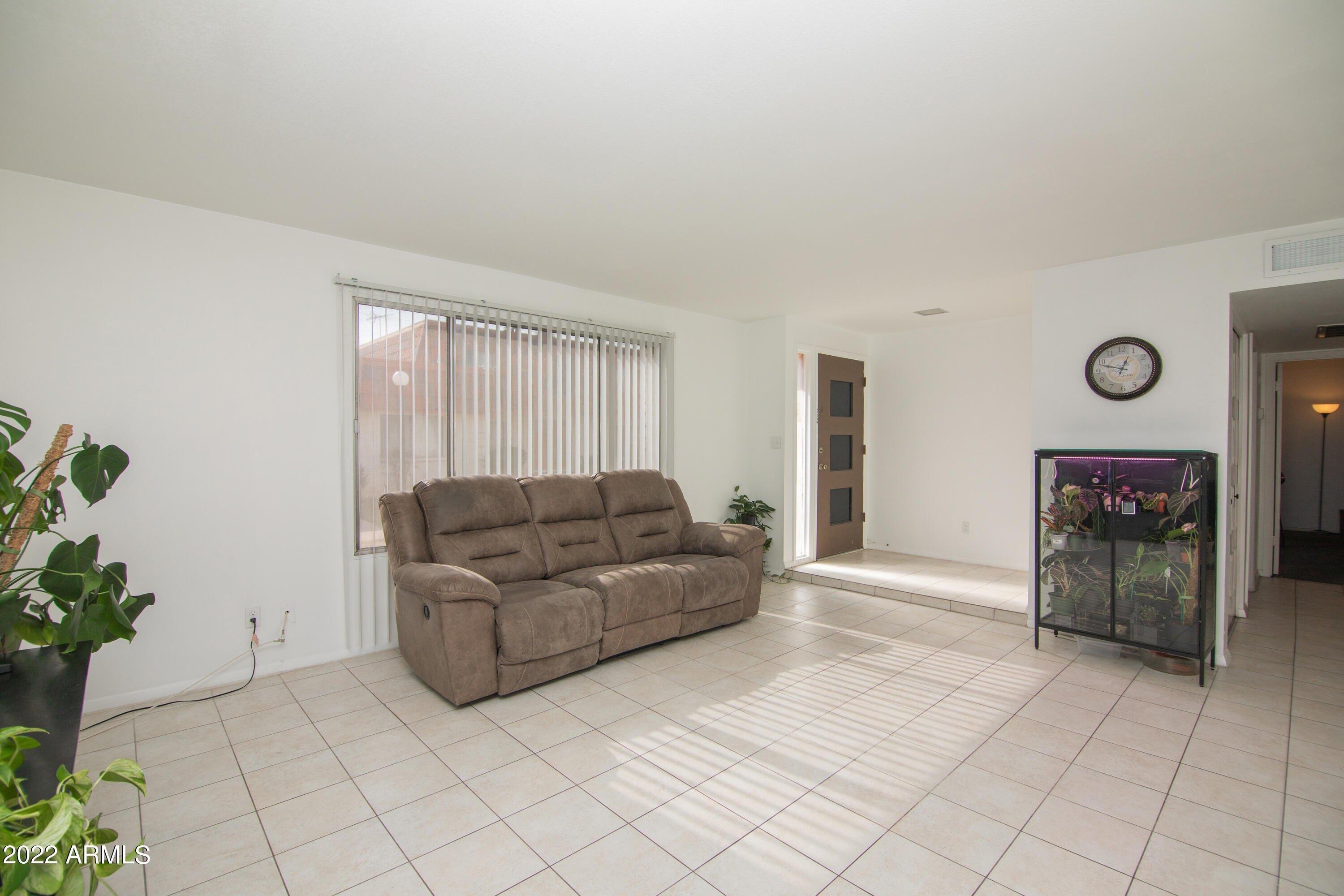 N 49th Ave, Glendale, AZ 85301