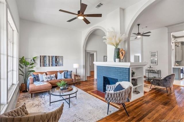 Iris St, Lake Charles, LA 70601