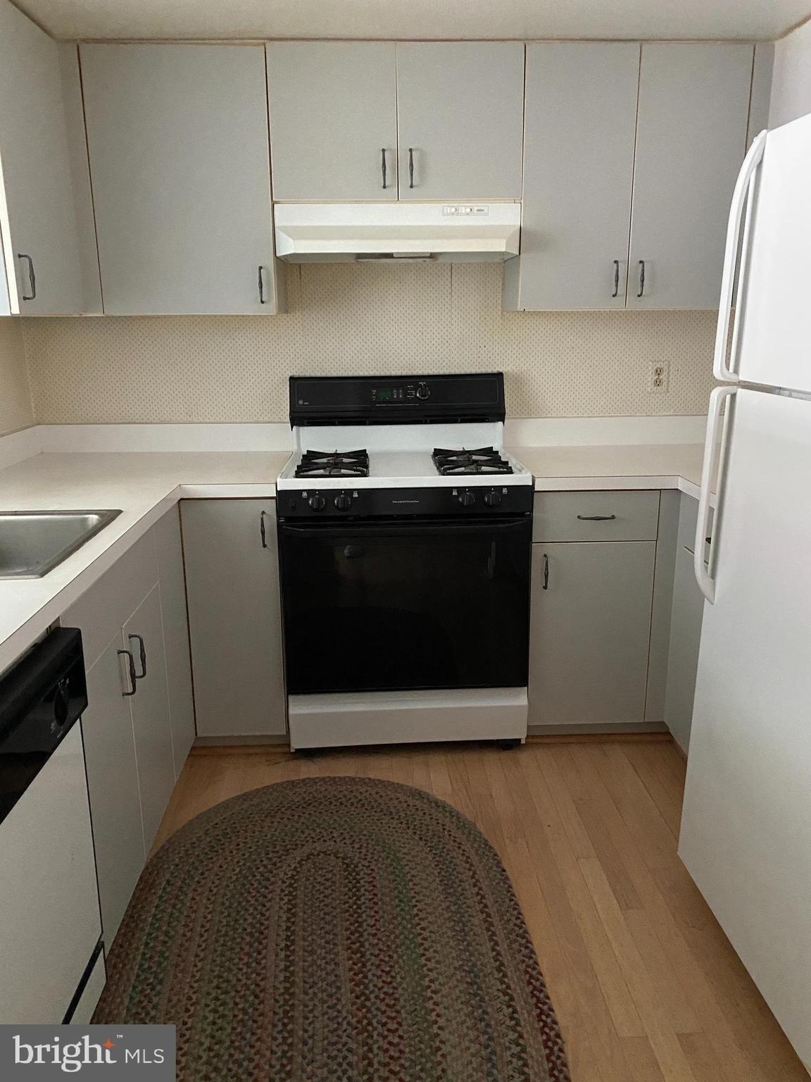 Dolphin Ave, Northfield, NJ 08225
