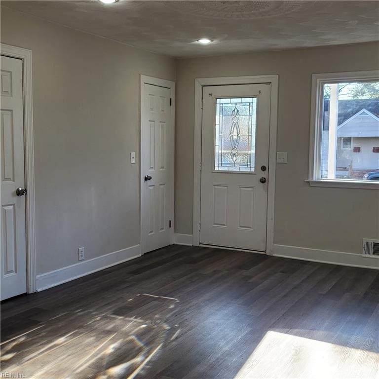 Bruce St, Norfolk, VA 23513