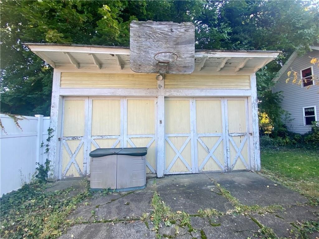W 8th St, Erie, PA 16502