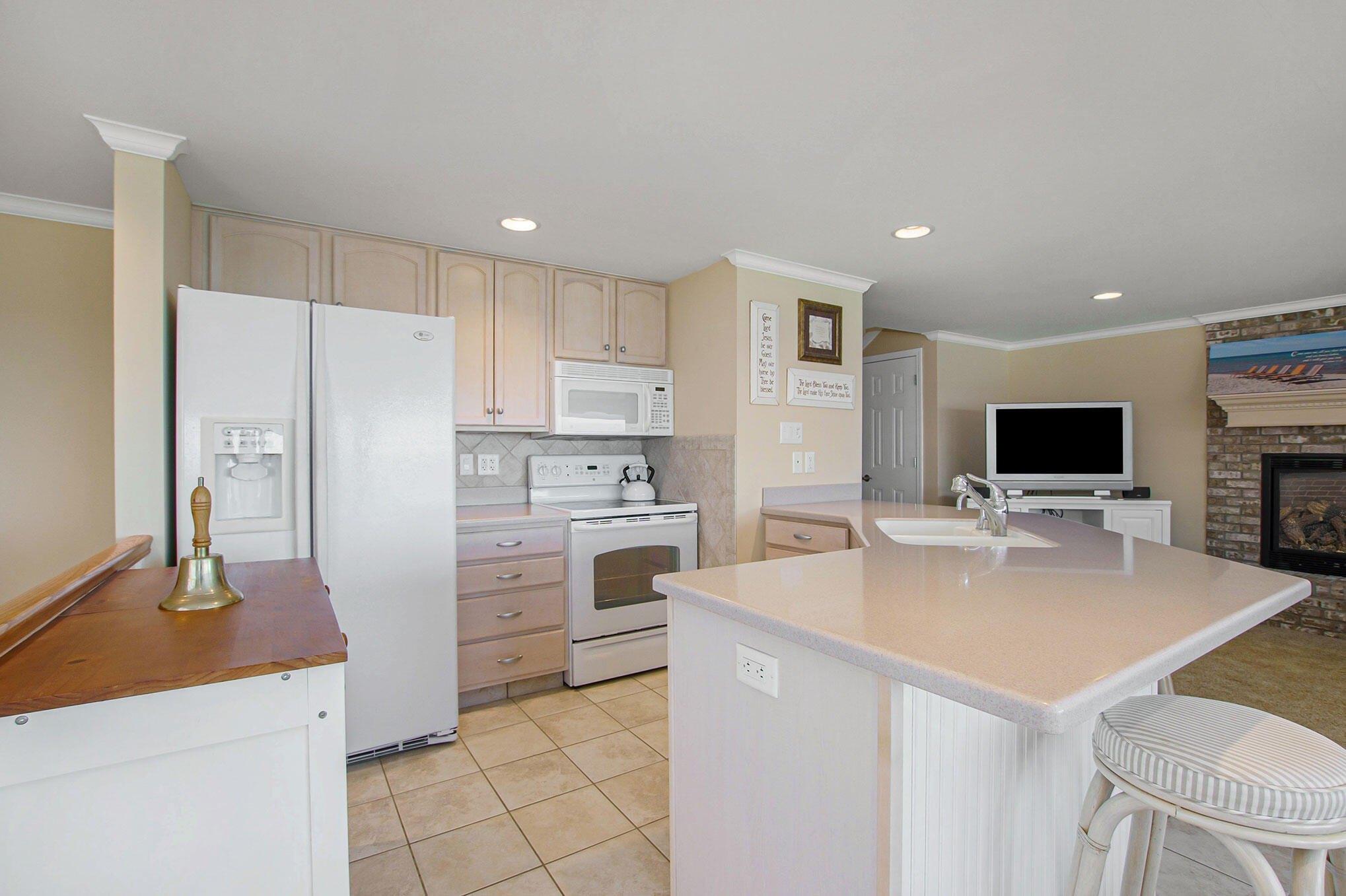 N Lakeshore Dr, Mears, MI 49436