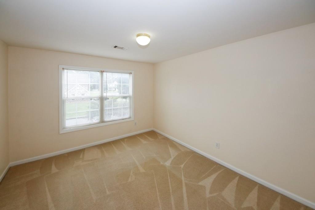 Leggett Oaks Ln, Lawrenceville, GA 30043