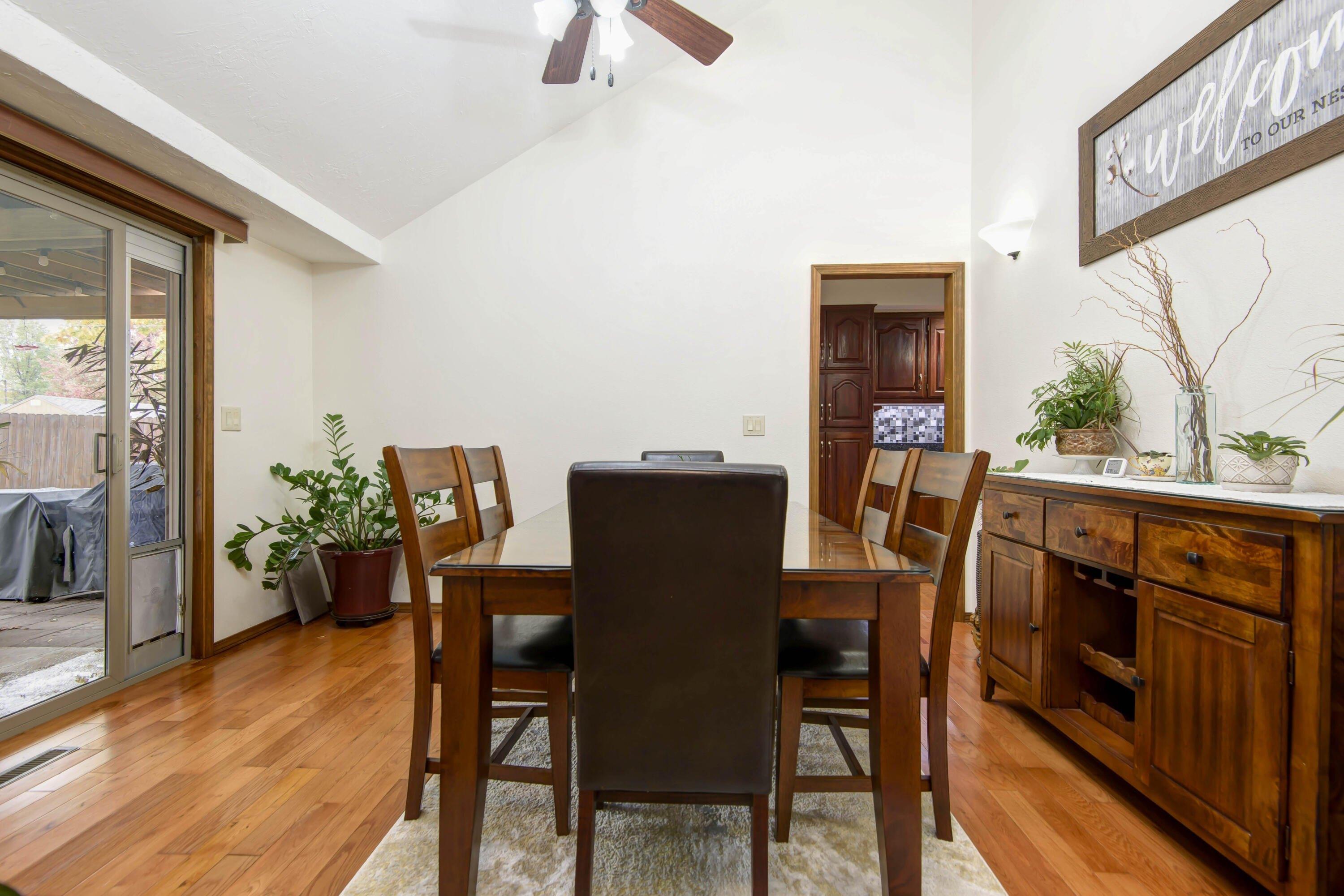 N Rogers Ave, Springfield, MO 65803