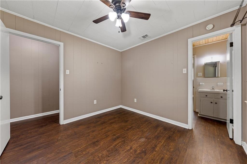 N Karl Cayton St, Groesbeck, TX 76642