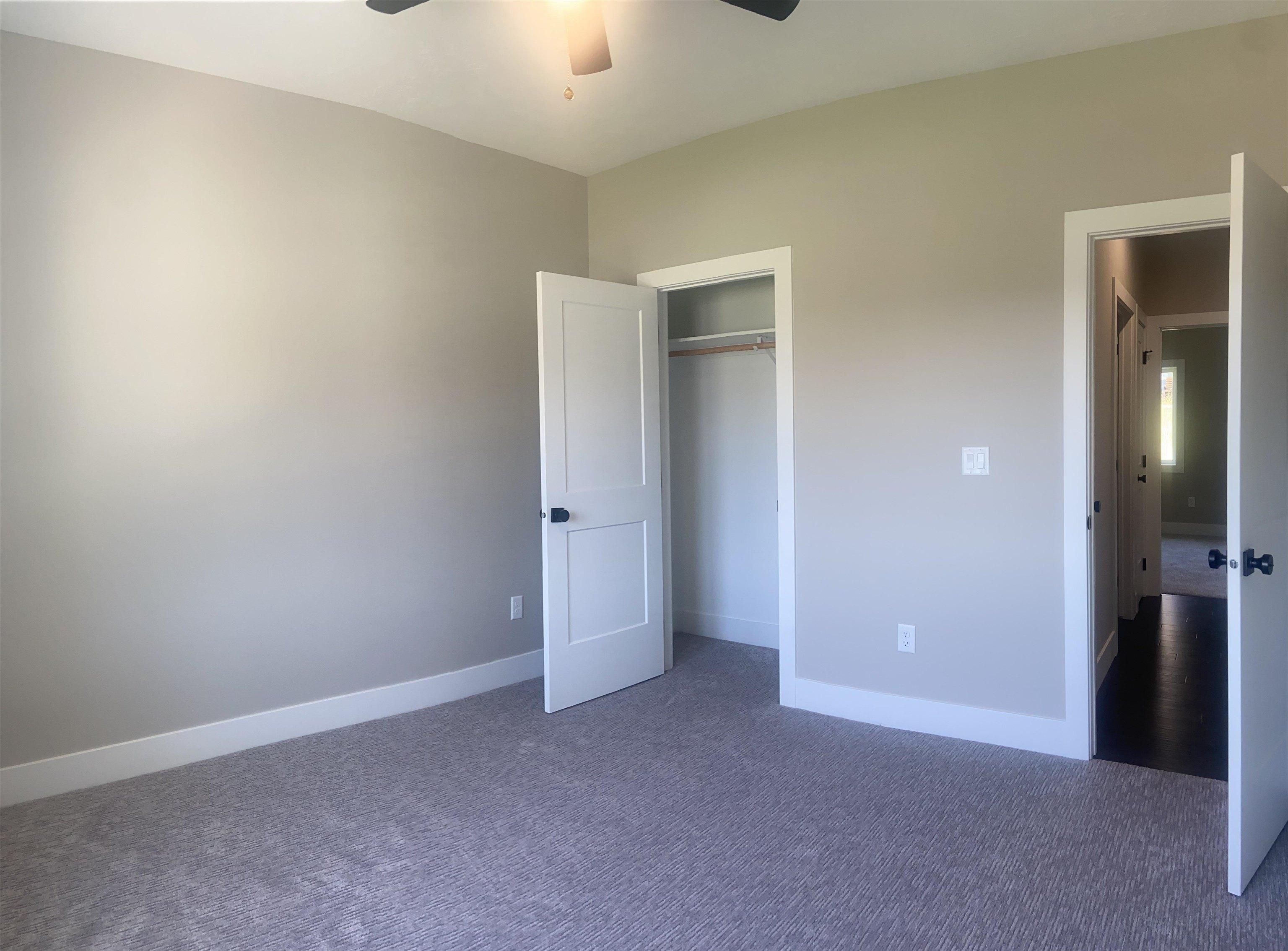 Addison Cir, Sioux City, IA 51104