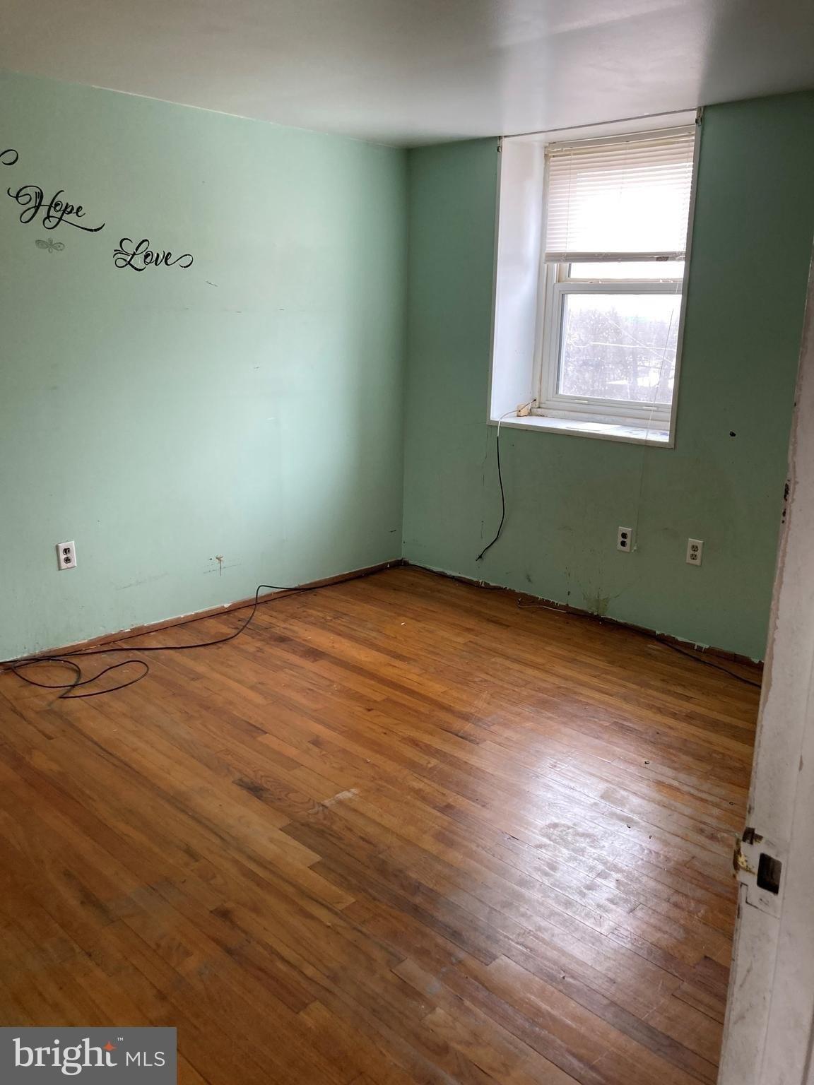 Ryerson Cir, Halethorpe, MD 21227