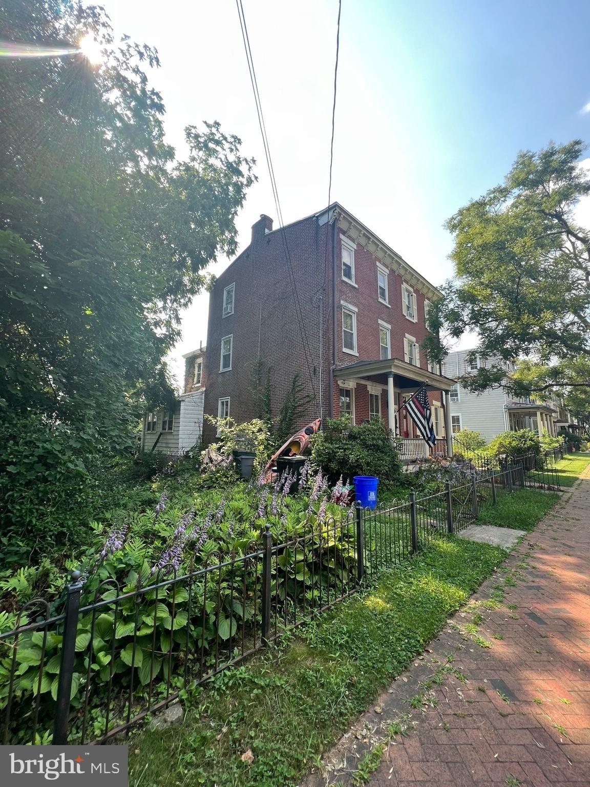 Locust Ave, Burlington, NJ 08016