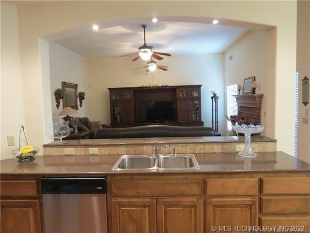 E 50th St, Tulsa, OK 74134