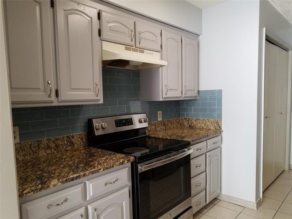 Palmnold Cir W, Fort Worth, TX 76120