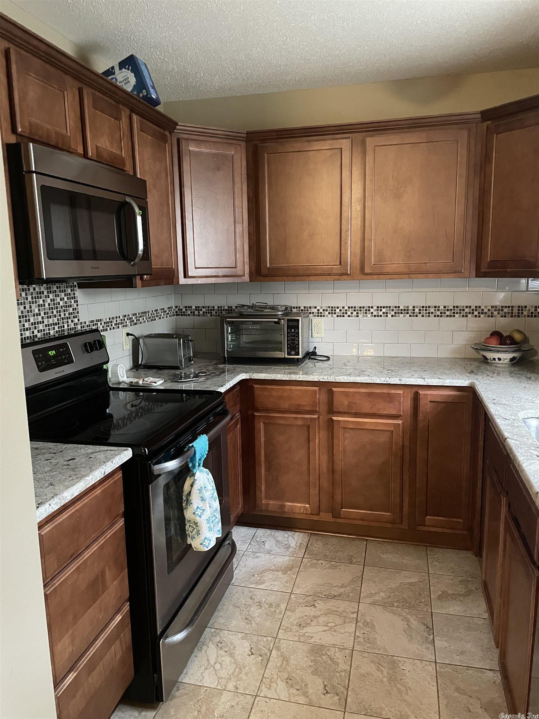 Donald Cir, Benton, AR 72015