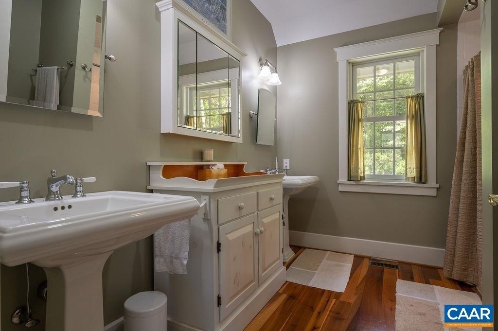 Cedar Meadow Dr, Nellysford, VA 22958