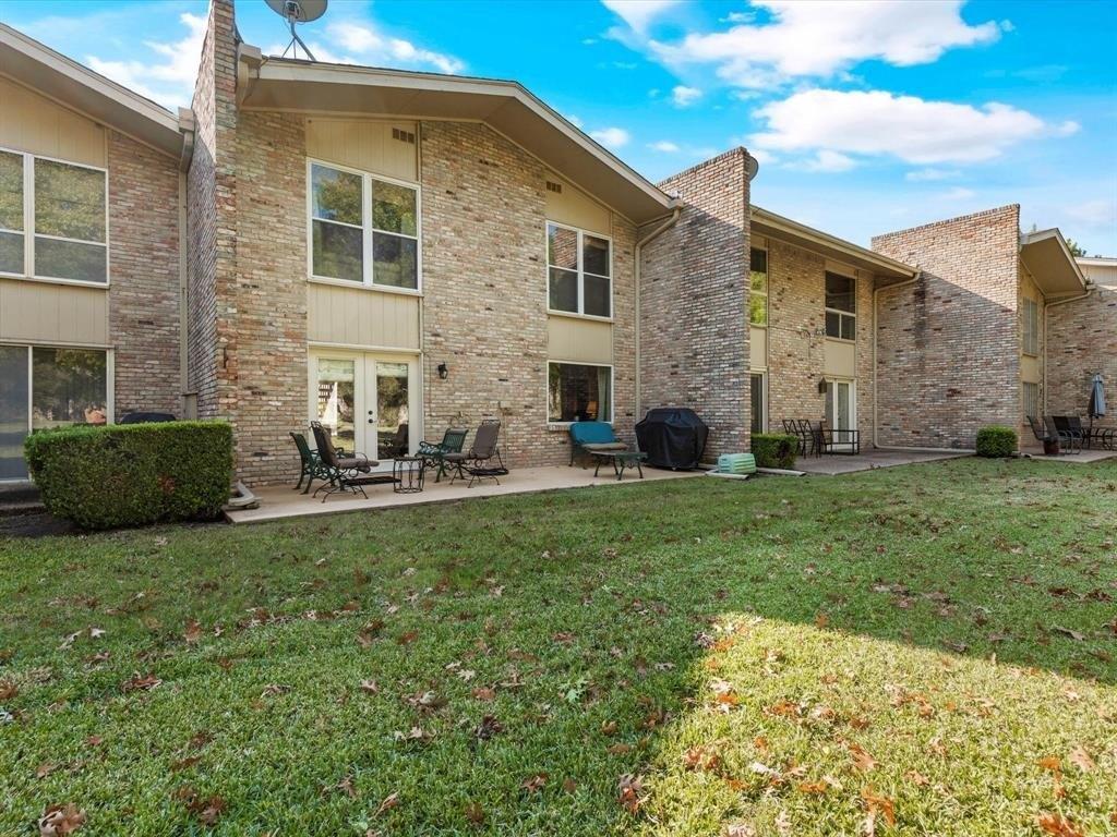 One Main Pl, Benbrook, TX 76126