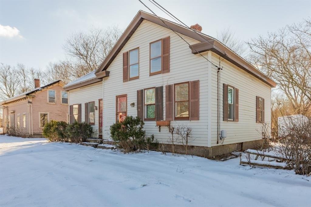 Main St, Wyoming, RI 02898