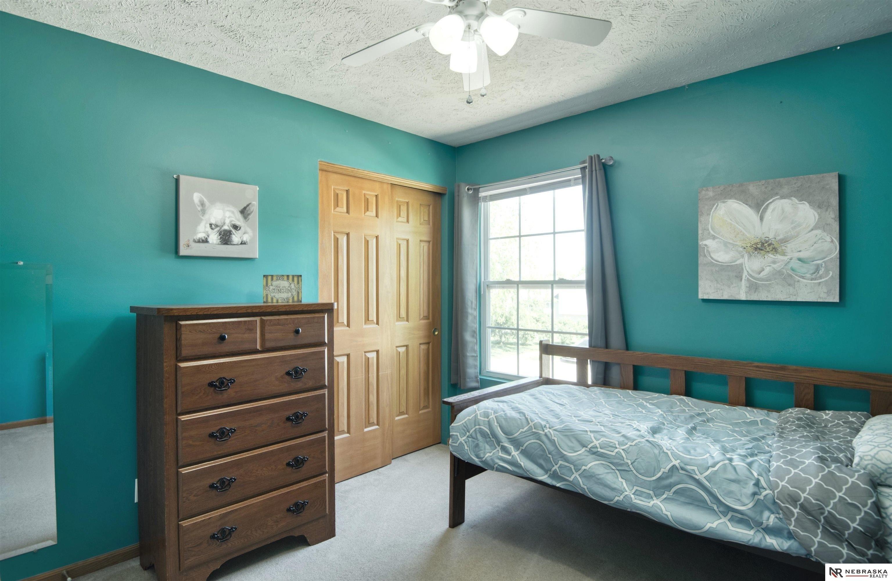 S 178th Cir, Omaha, NE 68136