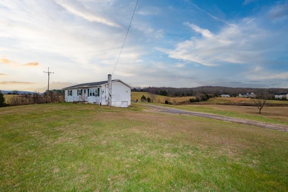 Airport Rd, Luray, VA 22835