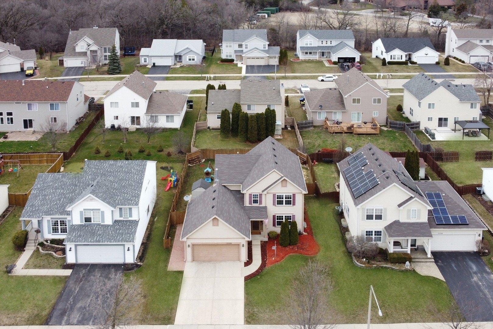 W Foxtail Rd, Round Lake, IL 60073