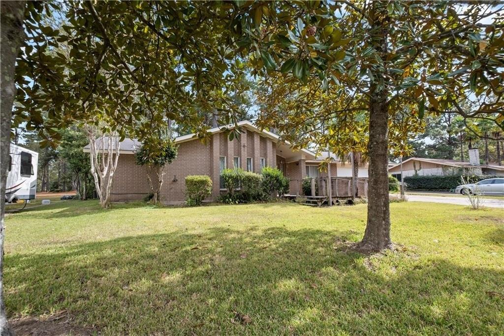 Fendler Pkwy, Pineville, LA 71360