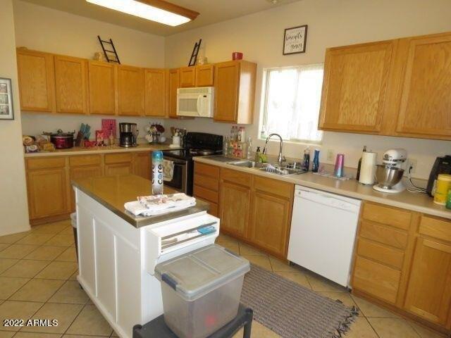 S Sylvia Ln, Hereford, AZ 85615