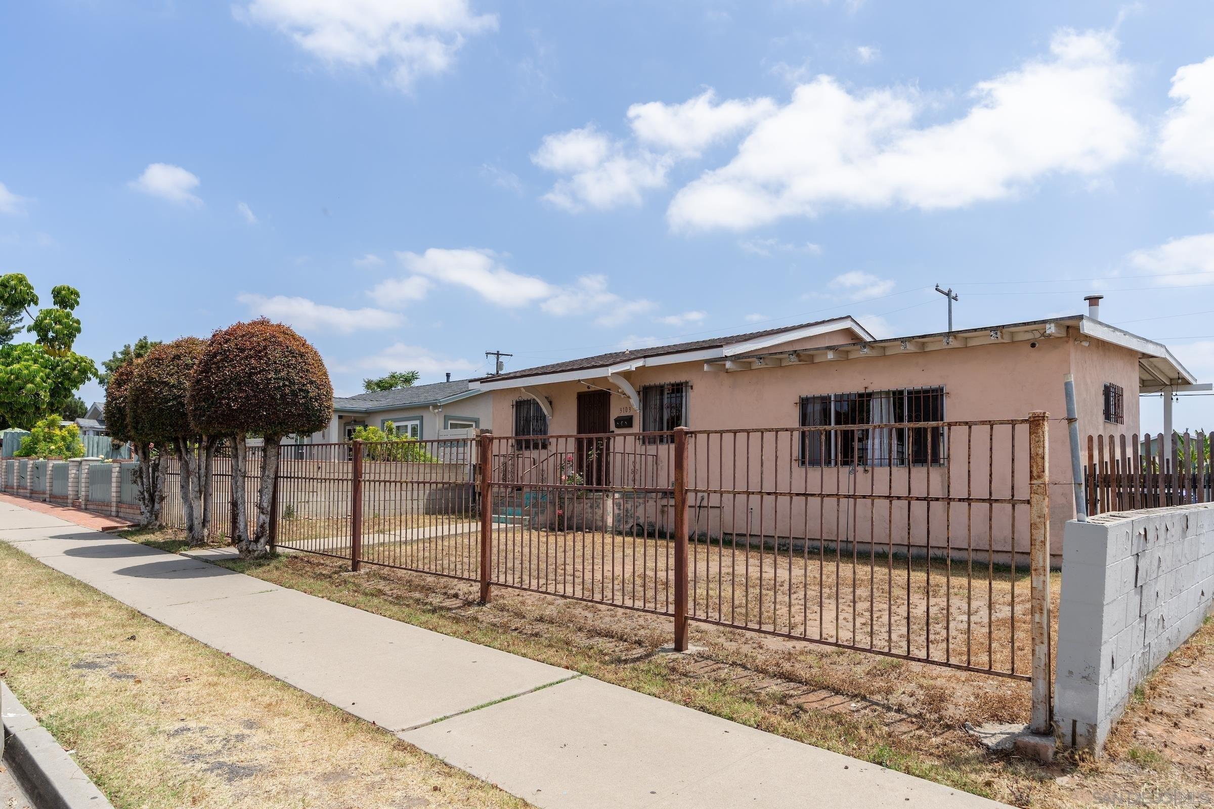 Chamoune Ave, San Diego, CA 92105