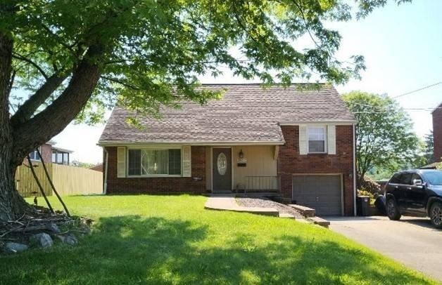 Evergreen Dr, Monroeville, PA 15146