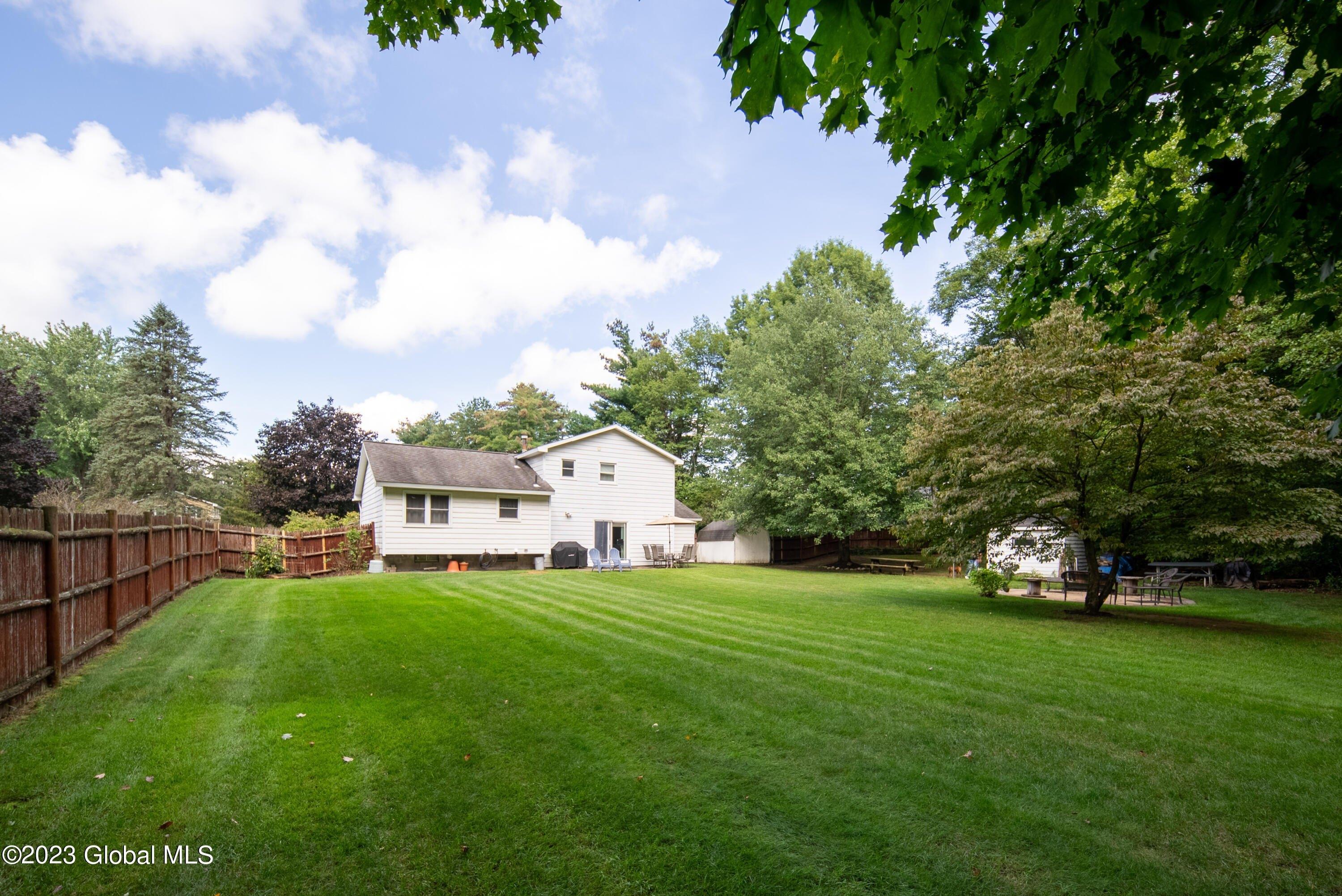 Juniper Ln, Schenectady, NY 12303