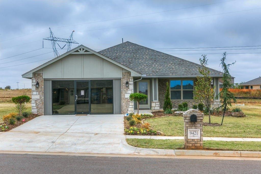Ashford Dr, Yukon, OK 73099