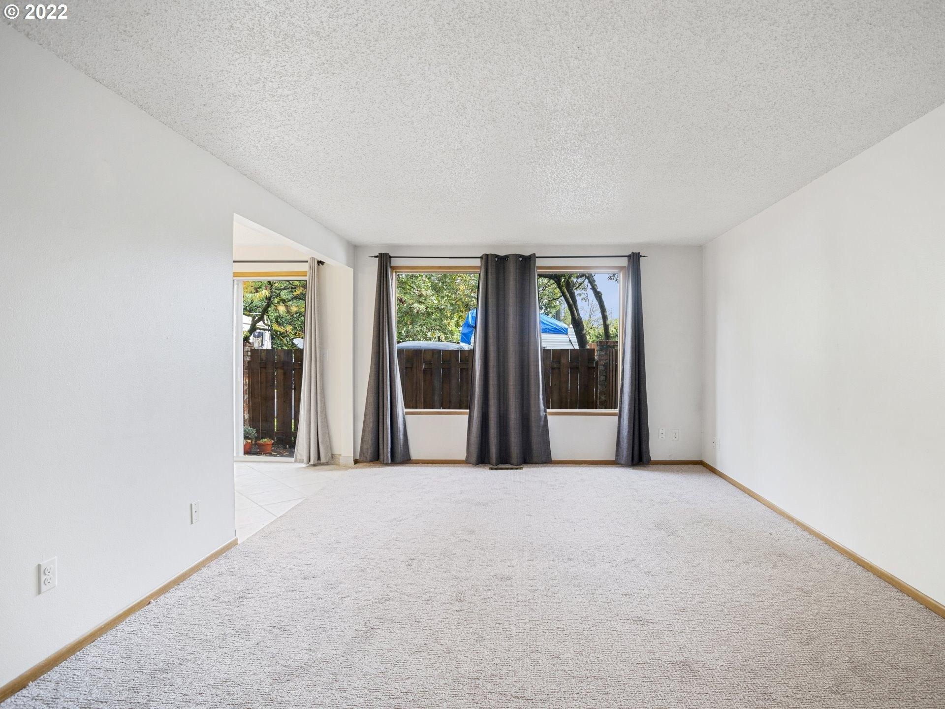 Se Stark St, Portland, OR 97233