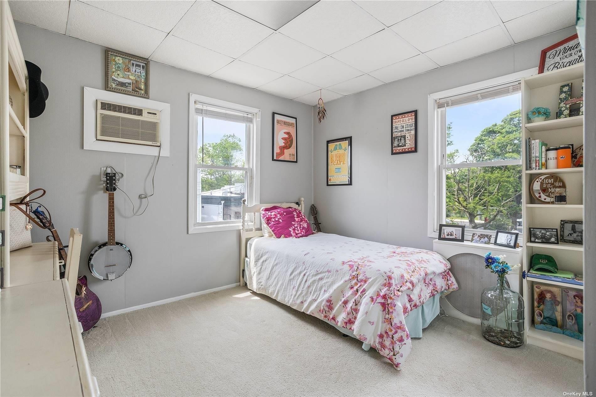 155th St, Whitestone, NY 11357